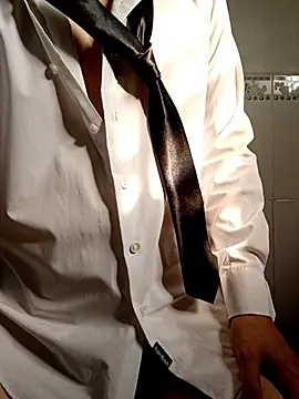 Snapshot of wesleiiiii chatting on 01-17-26, 01:43 wesleiiiii online show from 01-17-26, 01:43