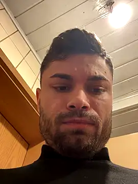 Snapshot of Daniel_fit chatting on 12-01-25, 02:16 Daniel fit online show from 12-01-25, 02:16