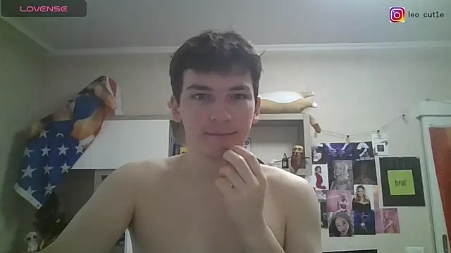 Snapshot of leo_cutie chatting on 06-16-26, 11:24 leo cutie online show from 06-16-26, 11:24