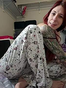 Snapshot of poleslut69 chatting on 01-18-26, 02:43 poleslut69 online show from 01-18-26, 02:43