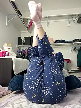 Snapshot of poleslut69 chatting on 02-07-26, 01:37 poleslut69 online show from 02-07-26, 01:37