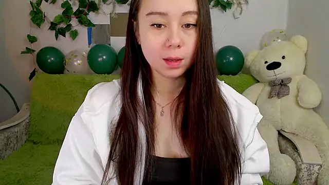 Snapshot of AlinaEleven chatting on 12-13-25, 11:43 AlinaEleven online show from 12-13-25, 11:43