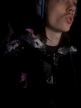 DkAuxier1 online show from 12-15-25, 01:43