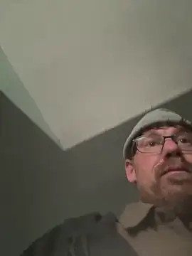 BamaBoi40AL online show from 12-17-25, 01:28