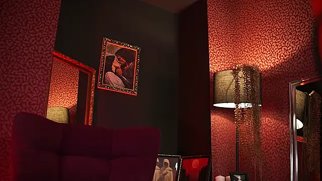 Snapshot of Roxa_Lana chatting on 06-20-26, 01:47 Roxa Lana online show from 06-20-26, 01:47