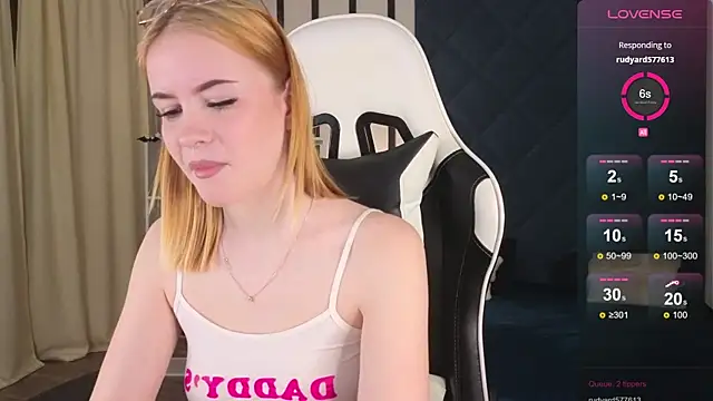 Snapshot of shinyluna1 chatting on 12-02-25, 10:20 shinyluna1 online show from 12-02-25, 10:20