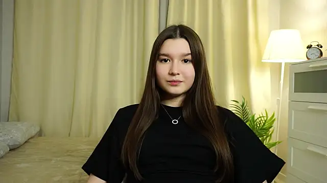 LidiaPasaye online show from 12-03-25, 12:25