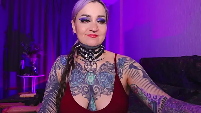 Snapshot of MistressDarkSindel chatting on 12-15-25, 05:50 MistressDarkSindel online show from 12-15-25, 05:50