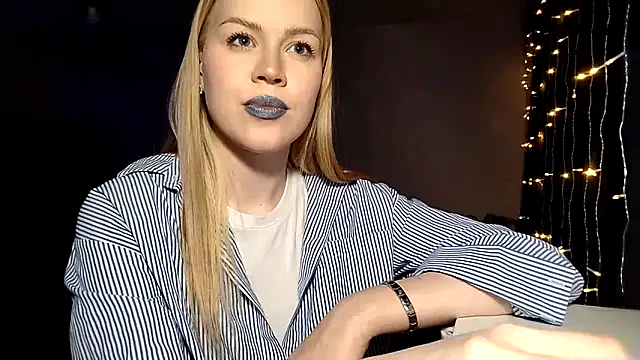 LunaPeony online show from 03-14-26, 10:48