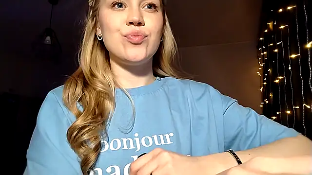 LunaPeony online show from 03-21-26, 09:07