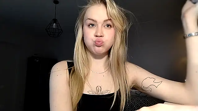 LunaPeony online show from 04-09-26, 07:41