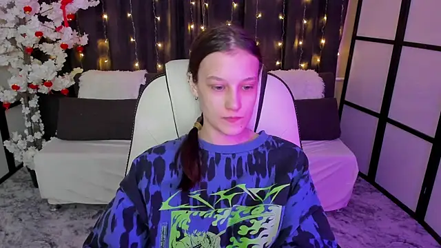 Snapshot of KrisDoeil chatting on 01-14-26, 02:17 KrisDoeil online show from 01-14-26, 02:17