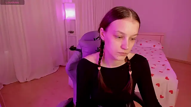 Snapshot of KrisDoeil chatting on 03-21-26, 01:21 KrisDoeil online show from 03-21-26, 01:21