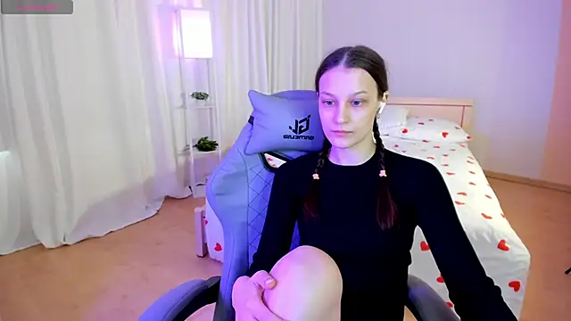 Snapshot of KrisDoeil chatting on 03-29-26, 02:11 KrisDoeil online show from 03-29-26, 02:11