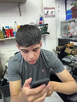 Johan stick online show from 12-16-25, 05:07