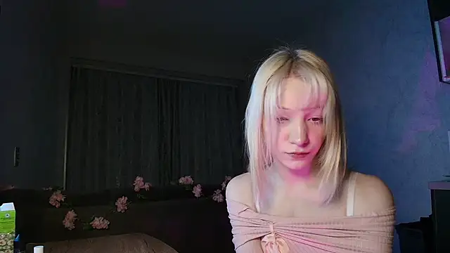 Snapshot of yape_anne chatting on 12-15-25, 04:22 yape anne online show from 12-15-25, 04:22