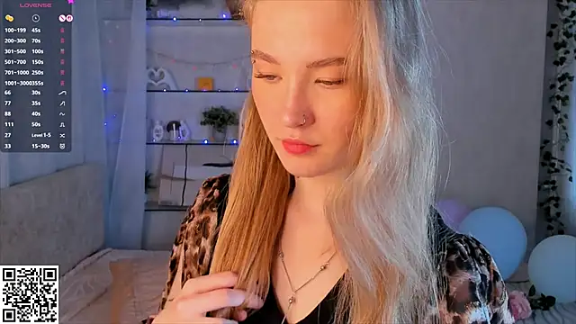 Snapshot of MaireLanda chatting on 06-16-26, 04:15 MaireLanda online show from 06-16-26, 04:15