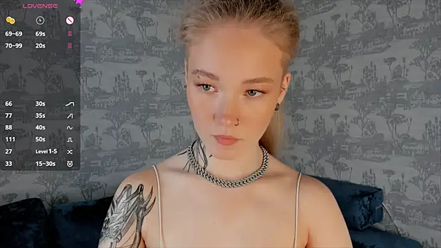 Snapshot of MaireLanda chatting on 06-24-26, 04:11 MaireLanda online show from 06-24-26, 04:11