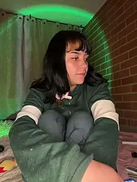 Snapshot of spooky_doll chatting on 03-18-26, 04:48 spooky doll online show from 03-18-26, 04:48