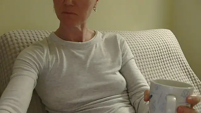 Snapshot of AuroraAG chatting on 04-14-26, 08:15 AuroraAG online show from 04-14-26, 08:15