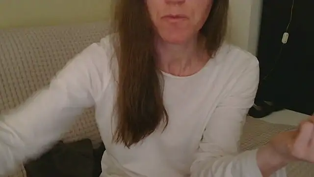 Snapshot of AuroraAG chatting on 04-15-26, 12:34 AuroraAG online show from 04-15-26, 12:34