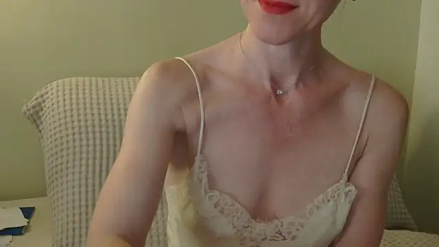 Snapshot of AuroraAG chatting on 06-29-26, 11:10 AuroraAG online show from 06-29-26, 11:10