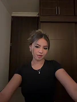 Snapshot of abbymnd1 chatting on 05-28-26, 12:30 abbymnd1 online show from 05-28-26, 12:30