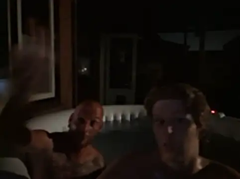 Snapshot of dutch-blond chatting on 07-12-26, 01:18 dutch-blond online show from 07-12-26, 01:18