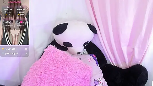 sofia shadow  online show from 12-15-25, 05:44