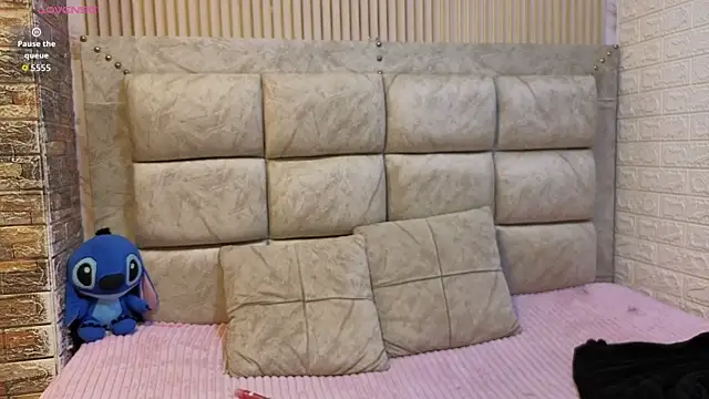 Snapshot of ValeryMorales chatting on 12-23-25, 03:26 ValeryMorales online show from 12-23-25, 03:26