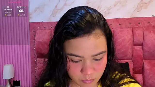 Snapshot of ValeryMorales chatting on 02-25-26, 07:34 ValeryMorales online show from 02-25-26, 07:34