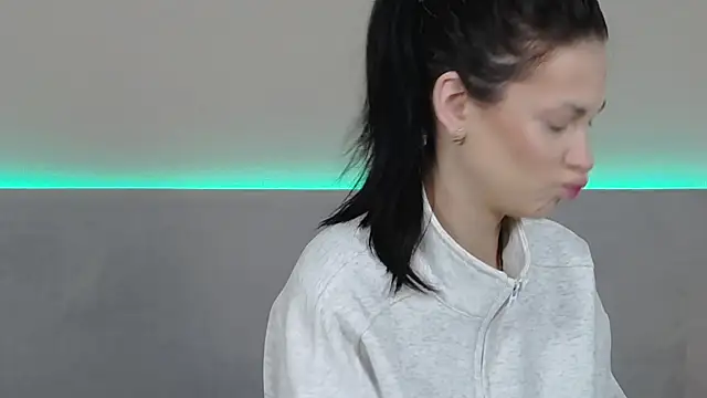 RachaelMils online show from 03-29-26, 04:01