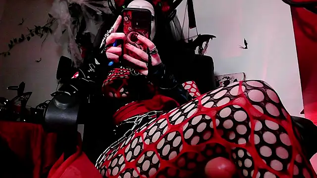 EmpressMorrigan online show from 04-21-26, 12:22