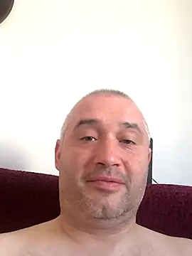 Olomoucak1982 online show from 05-10-26, 03:39