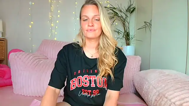 AussieErica online show from 01-09-26, 05:32