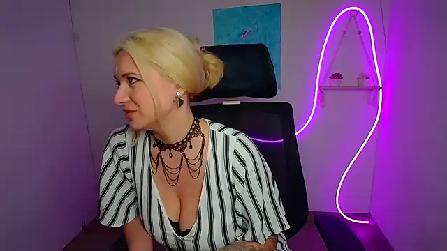 Melodie Aster online show from 04-03-26, 11:41