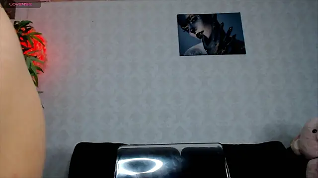 SilviaVanda online show from 02-19-26, 07:15