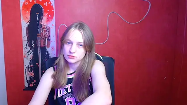 Snapshot of Katie_Rosiee chatting on 12-15-25, 09:35 Katie Rosiee online show from 12-15-25, 09:35