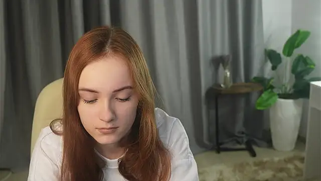 SheriseHartzo online show from 12-04-25, 02:48