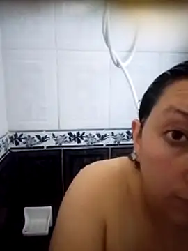 Snapshot of Valeria_montana_ chatting on 06-27-26, 06:02 Valeria montana online show from 06-27-26, 06:02