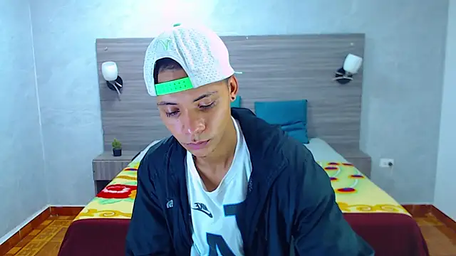 Axel Marcu online show from 12-20-25, 05:14