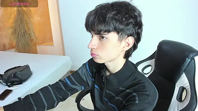 CONNOR STONNE  online show from 02-19-26, 07:43