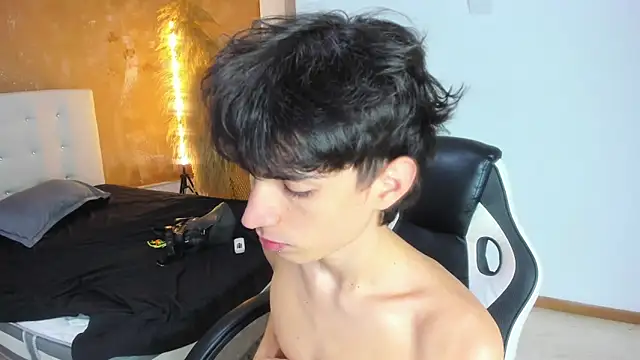 CONNOR STONNE  online show from 02-27-26, 08:20