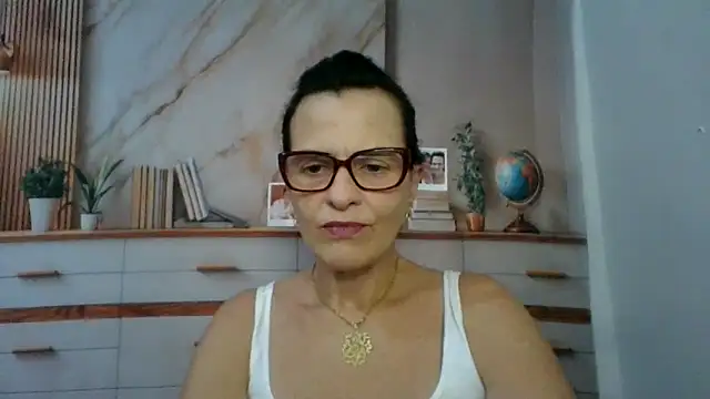 Snapshot of Luna-Hot0802 chatting on 03-24-26, 06:57 Luna-Hot0802 online show from 03-24-26, 06:57