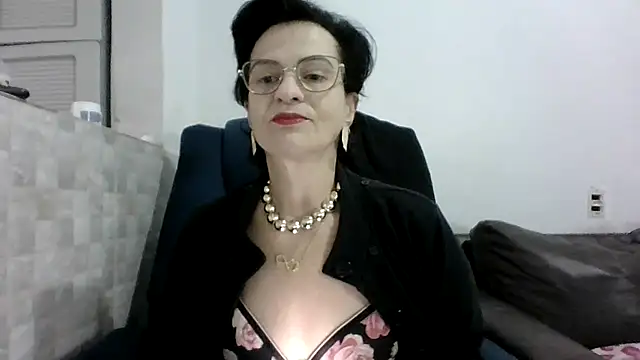 Snapshot of Luna-Hot0802 chatting on 06-23-26, 02:04 Luna-Hot0802 online show from 06-23-26, 02:04