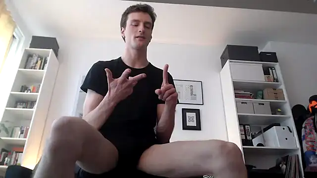 MindlyXXX online show from 10-16-25, 12:06