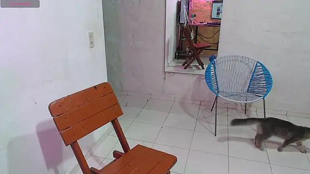 Snapshot of maxI_dick33 chatting on 02-14-26, 10:23 maxI dick33 online show from 02-14-26, 10:23