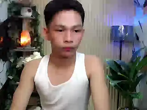 TheBoyAboveYou online show from 12-04-25, 04:48