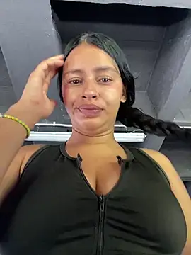 Jennmyller  online show from 04-07-26, 06:19