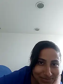 Vera Luna  online show from 12-19-25, 07:21